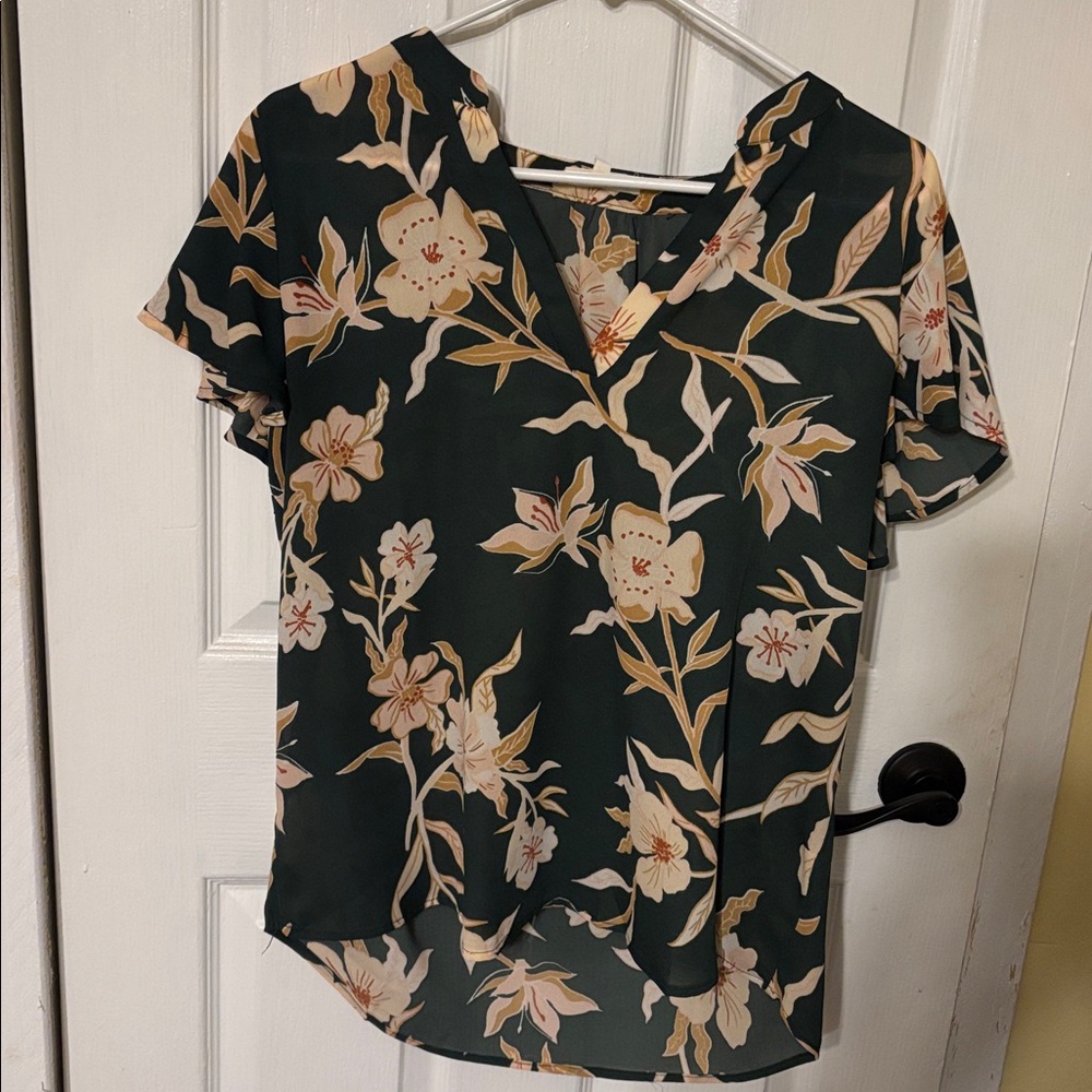 Lot of Maurice’s work wear tops all M except black top is small - Picture 4 of 10